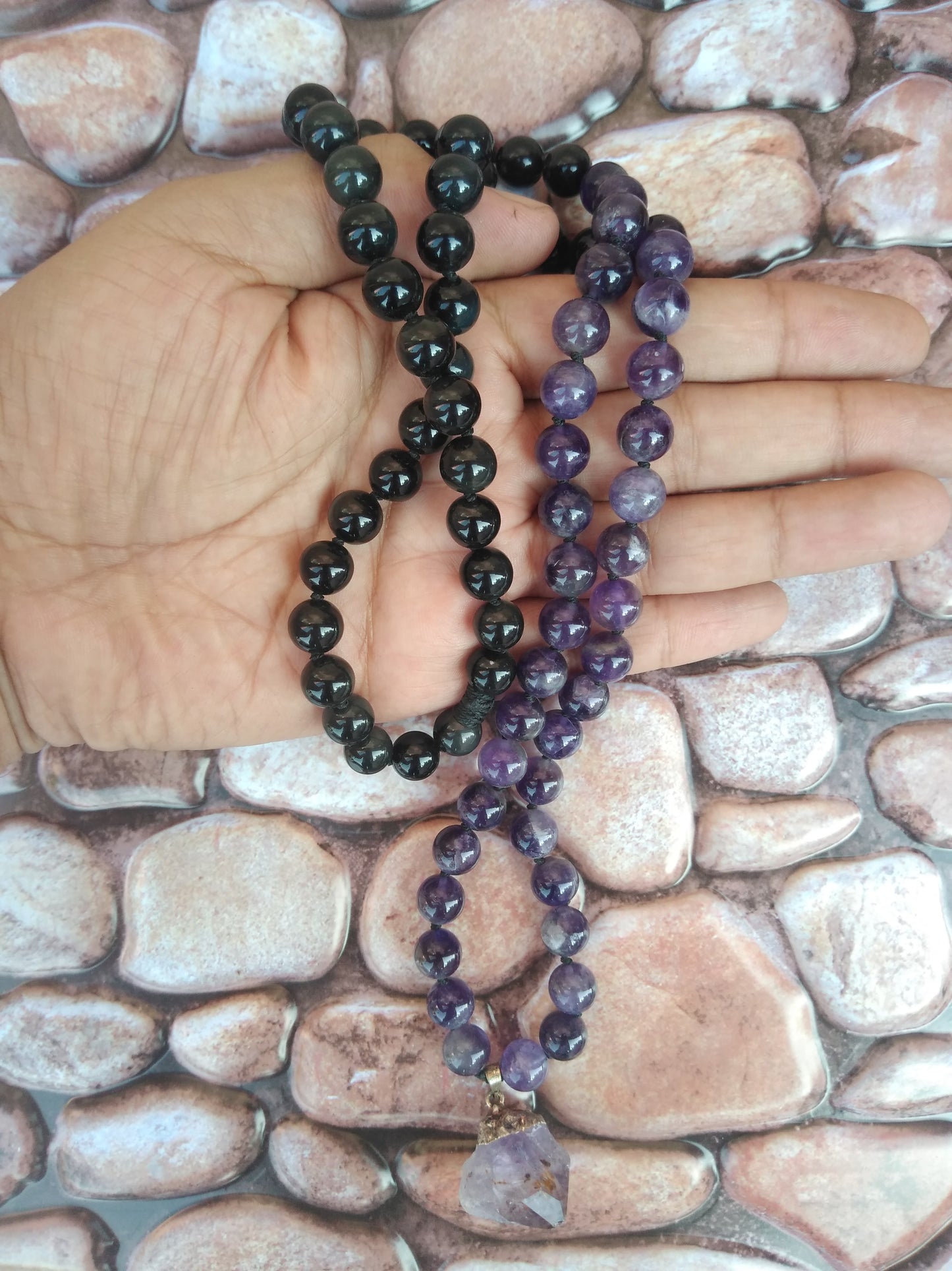 AMETHYST & ONYX BEADED NECKLACE WITH AMETHYST PENDANT