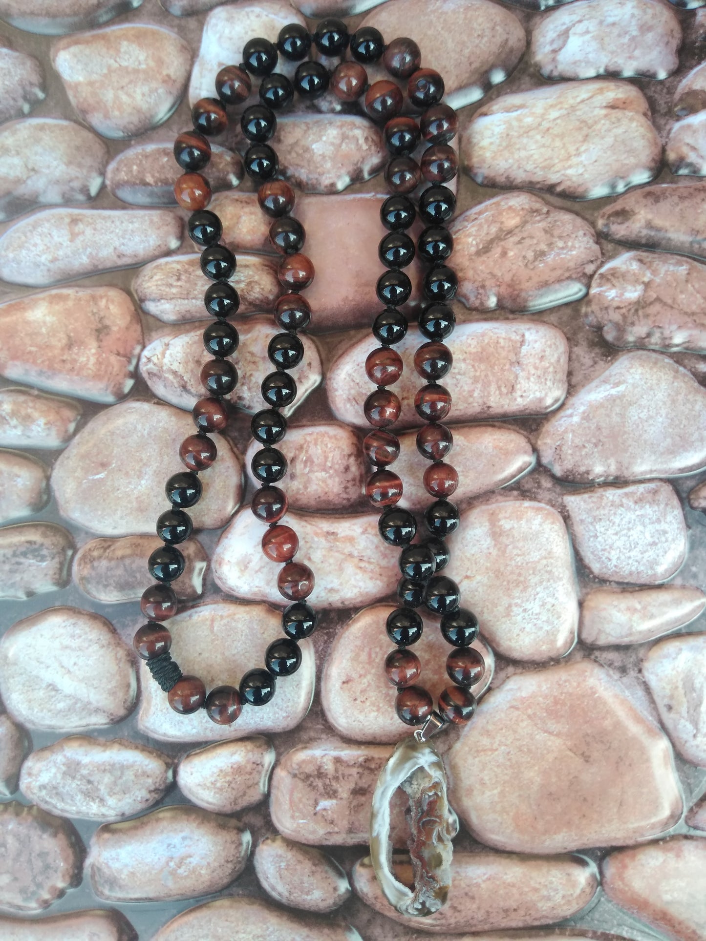 RED TIGER EYE & ONYX BEADED NECKLACE WITH AGATE PENDANT