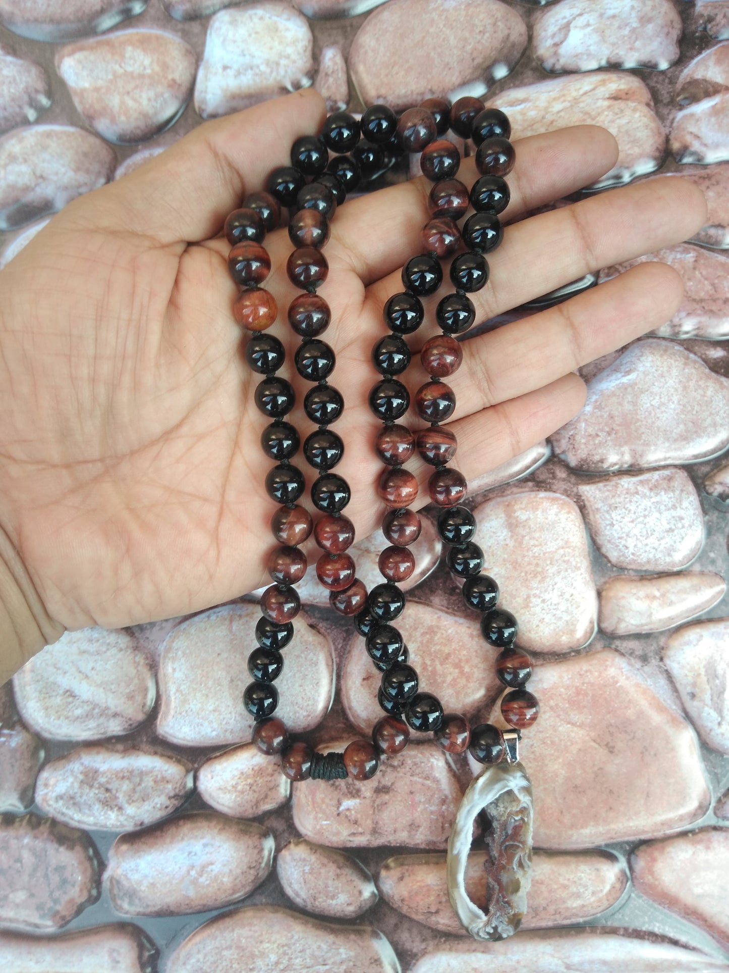 RED TIGER EYE & ONYX BEADED NECKLACE WITH AGATE PENDANT